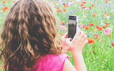 8 konkrete und schnell umsetzbare Tipps, Dein Kind im Umgang mit Medien sicher zu begleiten